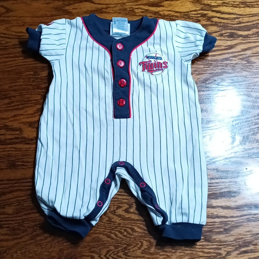 🌞 Minnesota Twins Outfit Size 3/6 Months